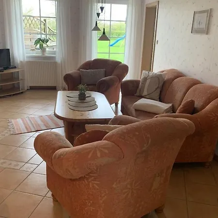 With 2 Bedrooms Vakantiehuis